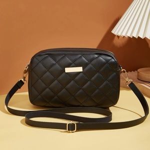 SHEIN quilted square purse